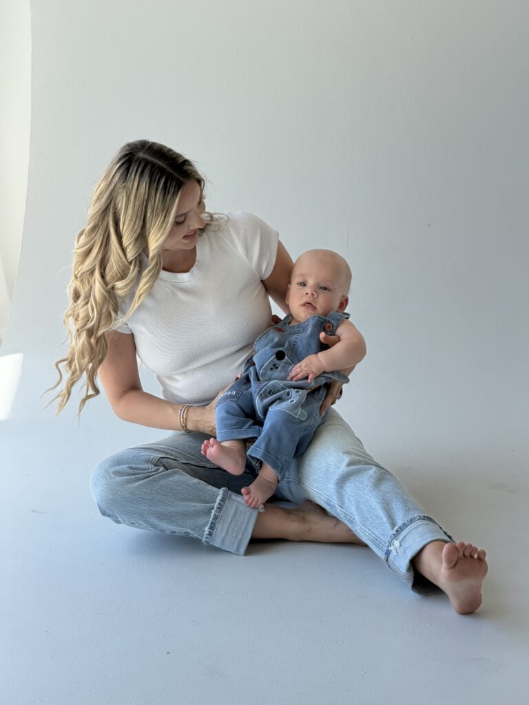 Photo shoot with mom at 5 months